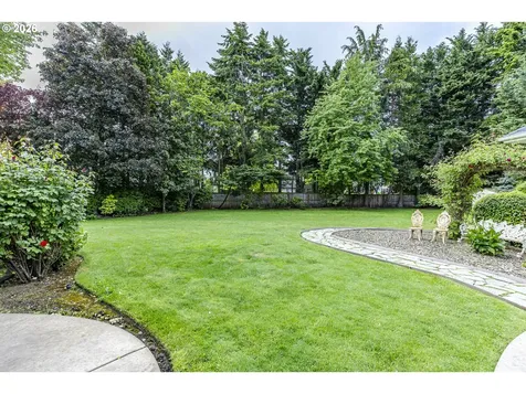 1564 Regency Drive Eugene OR 97401