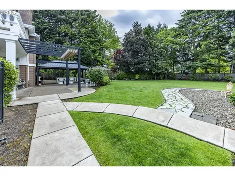 1564 Regency Drive Eugene OR 97401