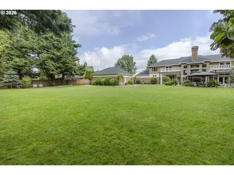 1564 Regency Drive Eugene OR 97401