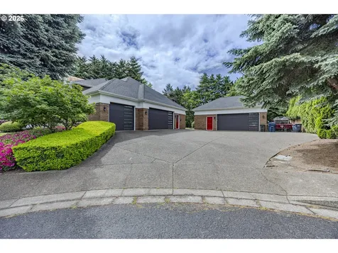 1564 Regency Drive Eugene OR 97401