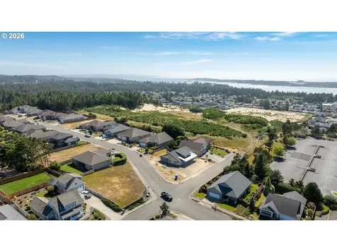 2115 Garfield Street North Bend OR 97459