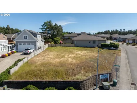 2115 Garfield Street North Bend OR 97459