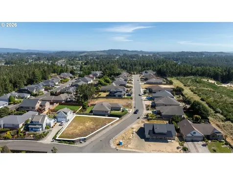 2115 Garfield Street North Bend OR 97459