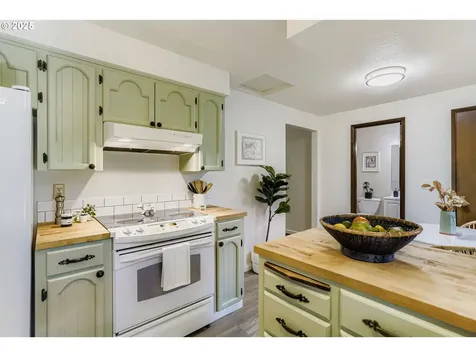 14546 S Kelmsley Drive Oregon City OR 97045