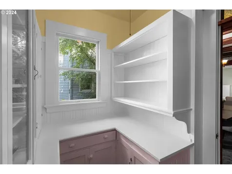 2559 NW Marshall Street Portland OR 97210