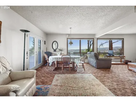 5656 Cherry Heights Road The Dalles OR 97058