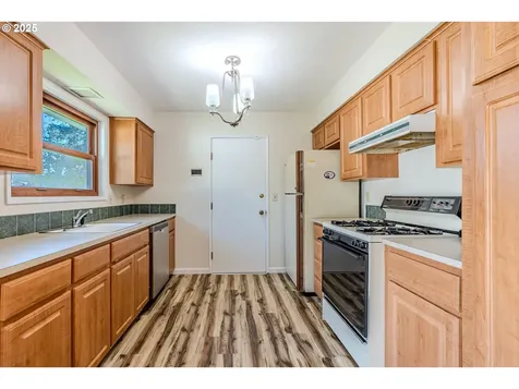 1142 NE 188th Place Portland OR 97230
