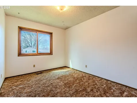 1142 NE 188th Place Portland OR 97230