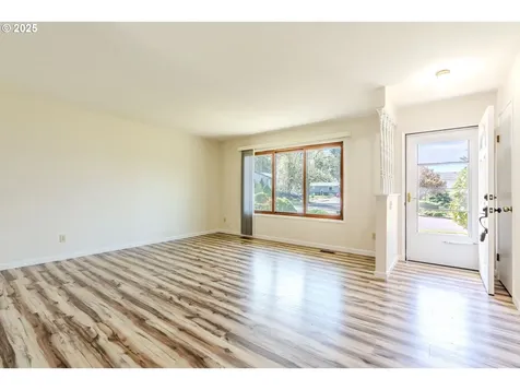 1142 NE 188th Place Portland OR 97230