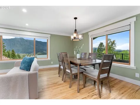 270 NE Wisteria Way Stevenson WA 98648