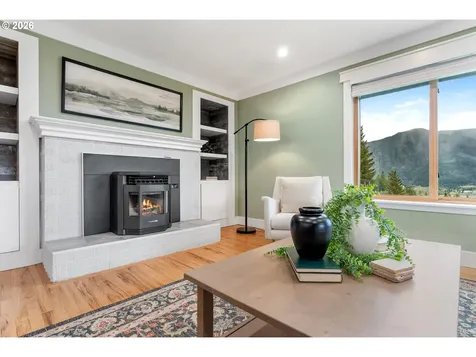 270 NE Wisteria Way Stevenson WA 98648