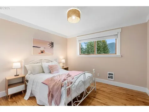 270 NE Wisteria Way Stevenson WA 98648