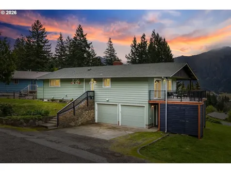 270 NE Wisteria Way Stevenson WA 98648