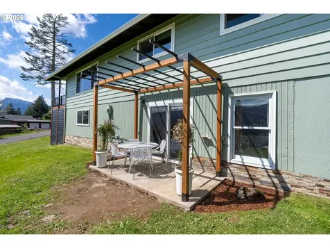 270 NE Wisteria Way Stevenson WA 98648