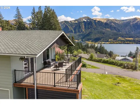 270 NE Wisteria Way Stevenson WA 98648