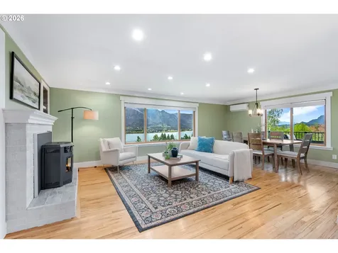 270 NE Wisteria Way Stevenson WA 98648