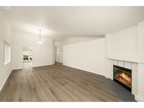 2038 SE Village Court Hillsboro OR 97123
