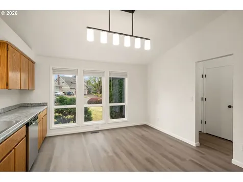 2038 SE Village Court Hillsboro OR 97123