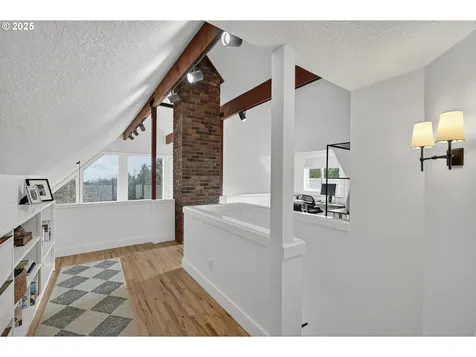 13162 NW Mcnamee Road Portland OR 97231