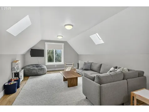 13162 NW Mcnamee Road Portland OR 97231