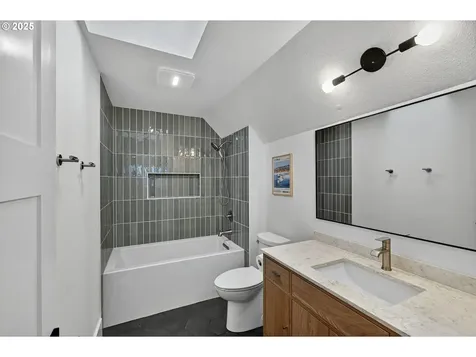 13162 NW Mcnamee Road Portland OR 97231