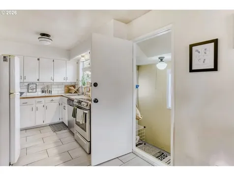 5108 SE Insley Street Portland OR 97206