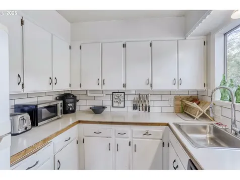 5108 SE Insley Street Portland OR 97206