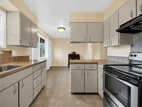 1530 SE 10th Street Gresham OR 97080