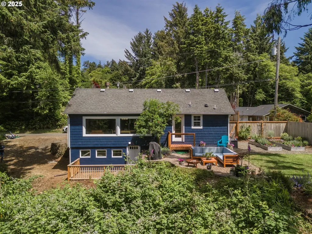 1910 NE 12th Street Lincoln City OR 97367