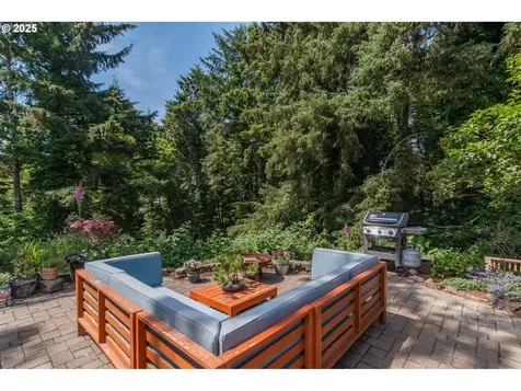 1910 NE 12th Street Lincoln City OR 97367