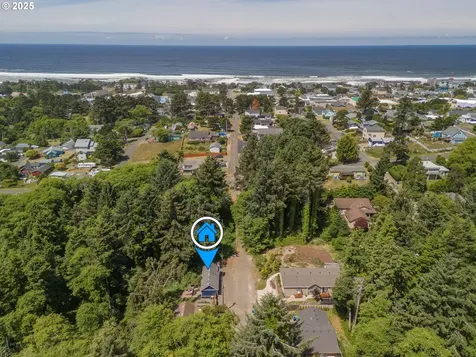 1910 NE 12th Street Lincoln City OR 97367