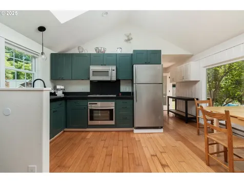 1910 NE 12th Street Lincoln City OR 97367