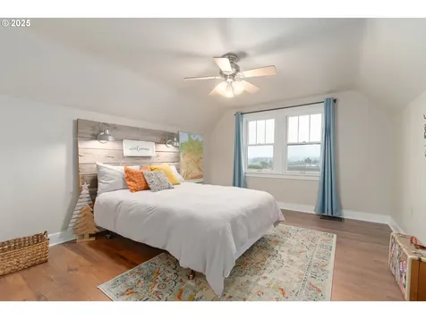 26355 Valley View Drive Cheshire OR 97419