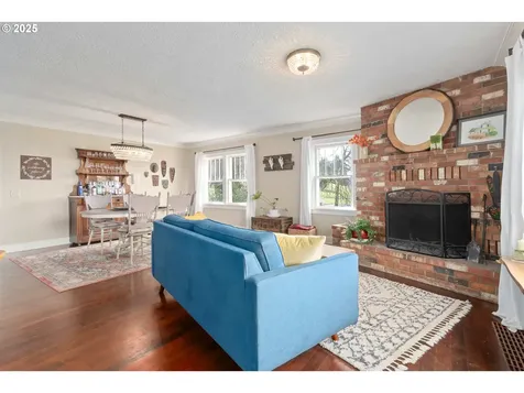 26355 Valley View Drive Cheshire OR 97419