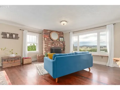 26355 Valley View Drive Cheshire OR 97419