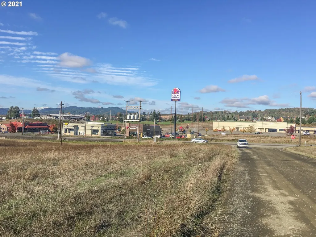 1688 W Central Avenue Sutherlin OR 97479