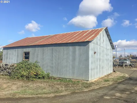 1688 W Central Avenue Sutherlin OR 97479