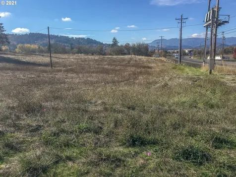 1688 W Central Avenue Sutherlin OR 97479