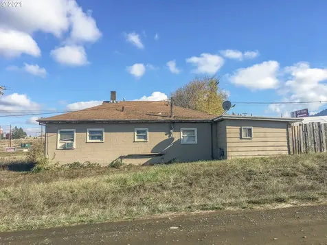 1688 W Central Avenue Sutherlin OR 97479