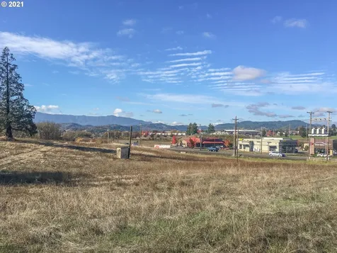 1688 W Central Avenue Sutherlin OR 97479