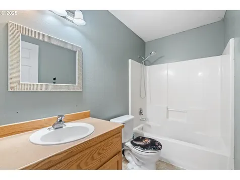 2207 NE 107th Street Vancouver WA 98686