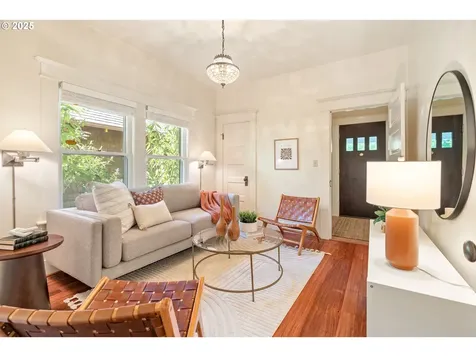 1304 SE 51st Avenue Portland OR 97215