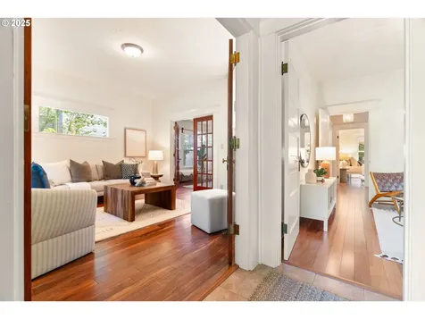 1304 SE 51st Avenue Portland OR 97215