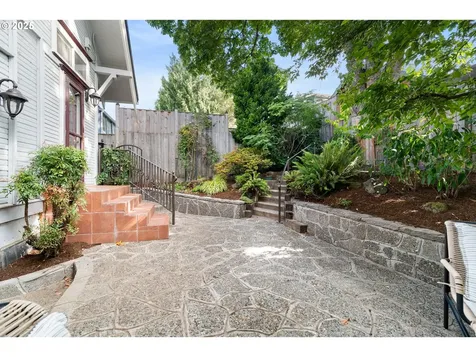 1304 SE 51st Avenue Portland OR 97215