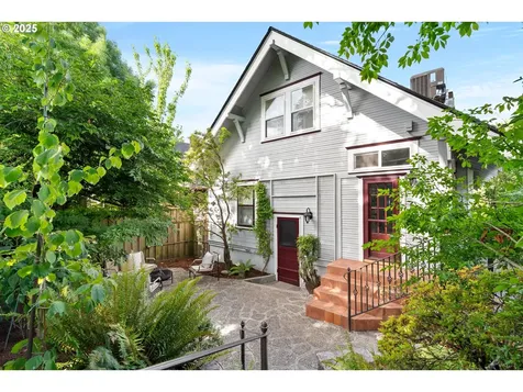 1304 SE 51st Avenue Portland OR 97215