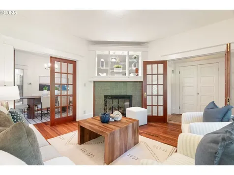 1304 SE 51st Avenue Portland OR 97215