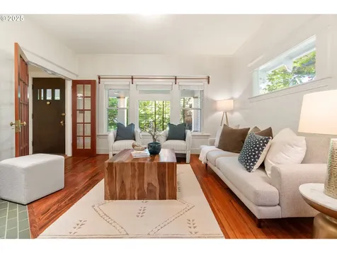 1304 SE 51st Avenue Portland OR 97215