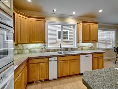4746 Amherst Court Lake Oswego OR 97035