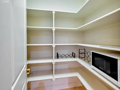 4746 Amherst Court Lake Oswego OR 97035