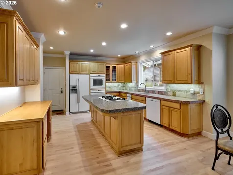 4746 Amherst Court Lake Oswego OR 97035